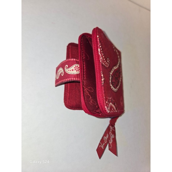 Vera Bradley Small Wallet Petite Red Bandana Paisley Pattern mint condition. - Picture 4 of 7